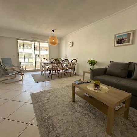 Parc Exflora With Parking, 2br