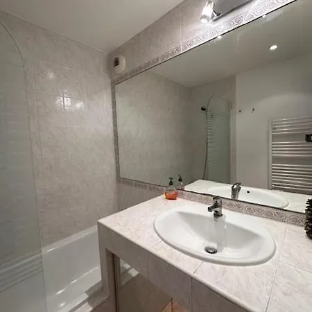 Parc Exflora With Parking, 2br Apartament *
